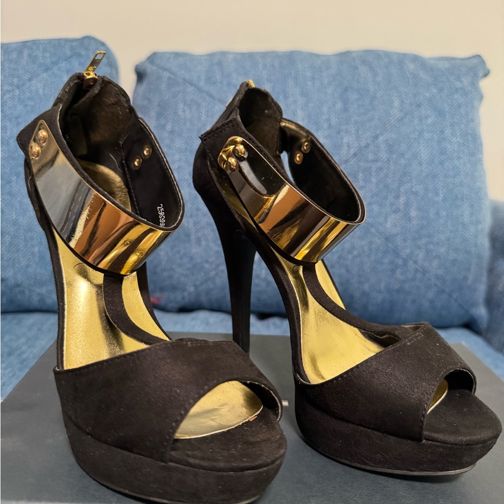 Elegant Black and Gold Women's Heels